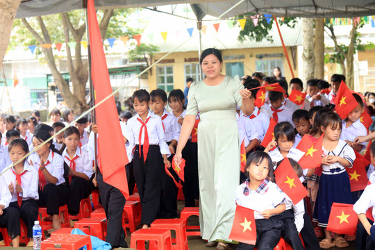Đạ M’Pô rộn ràng khai giảng sớm