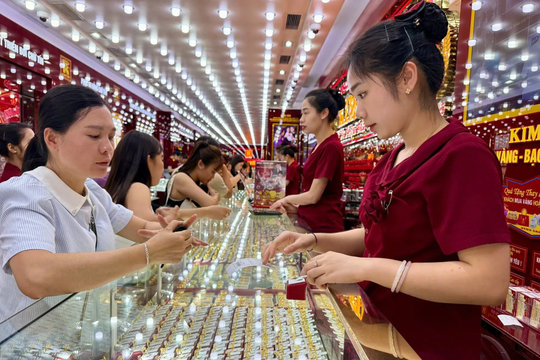 Giá vàng 9999 hôm nay trưa 4/9/2026: SJC BTMC BTMH DOJI, và vàng thế giới