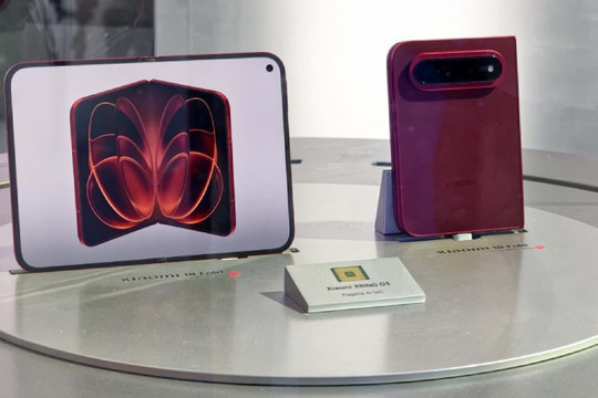 Khám phá Xiaomi 18 Fold tại IFA 2026: Thiết kế dáng hộ chiếu khác biệt và chip XRING O3