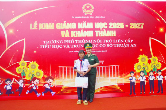 Biên phòng Lâm Đồng đồng hành cùng học sinh vùng biên trong năm học mới