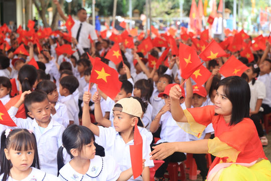 Lam Dong celebrates the new school year