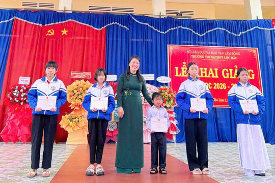 Tiếp sức đến trường cho học sinh Trường THCS - THPT Lộc Bắc