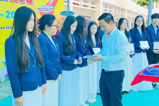 Công ty Thủy điện Đồng Nai trao 260 suất học bổng cho học sinh có hoàn cảnh khó khăn
