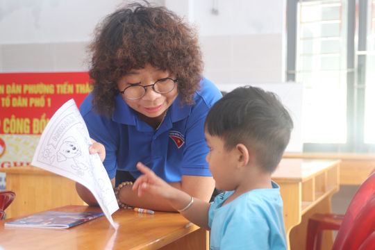 English Classes Open Doors to Tourism Careers for Coastal Children