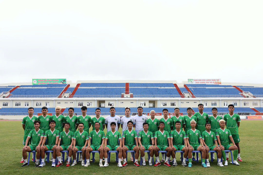 Lam Dong Football Faces V.League 2 Test