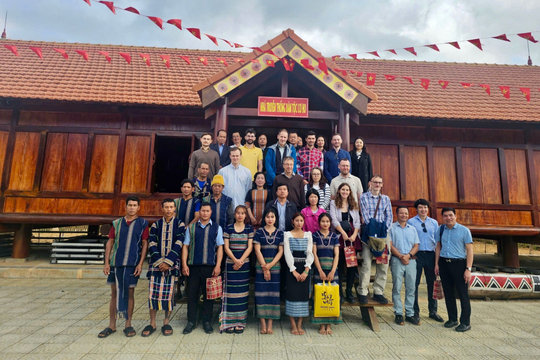 Phát triển du lịch từ tài nguyên văn hóa