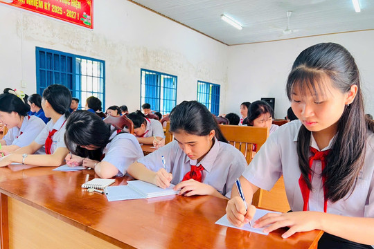 Học sinh Lâm Đồng thi tìm hiểu pháp luật phòng, chống ma túy