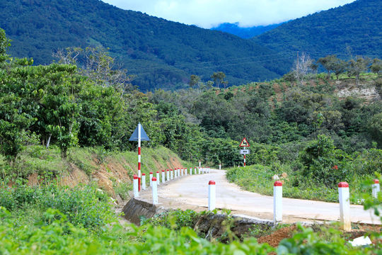 Những con đường mở lối phát triển vùng khó Lâm Đồng