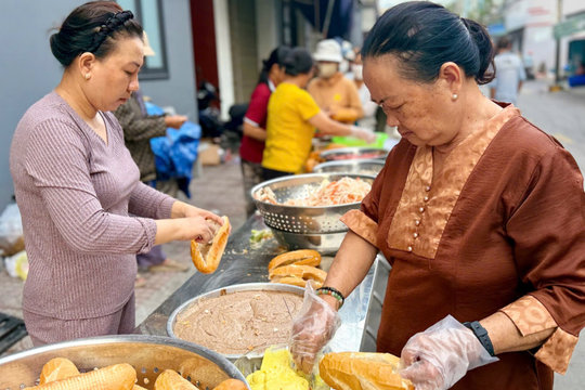 Ổ bánh mì ấm giữa ngày áp thấp