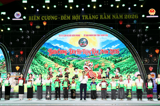 Đêm hội Trăng rằm toả sáng biên cương