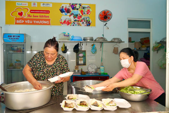 20 năm lặng lẽ ở bếp cơm cho người bệnh