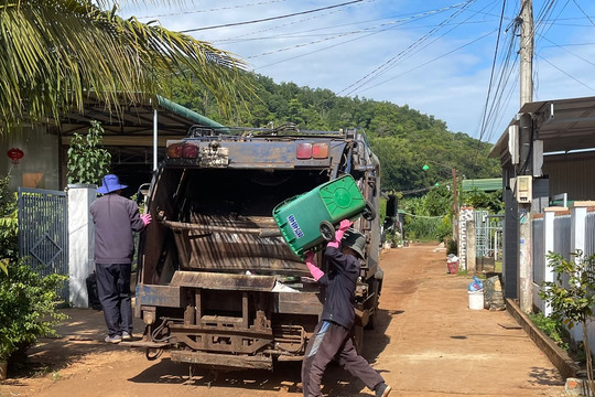 Siết chặt nguồn thải, tăng năng lực quản lý môi trường
