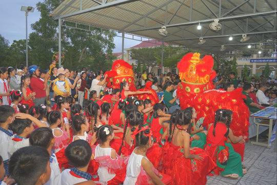 Mang trung thu sớm đến trẻ em vùng cao, biên giới, hải đảo