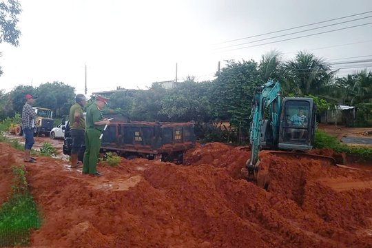 Hàm Thuận khẩn trương khắc phục sự cố cát đỏ tràn đường ĐT715