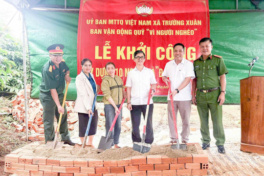 Xây dựng 10 căn nhà đại đoàn kết cho hộ khó khăn xã Trường Xuân