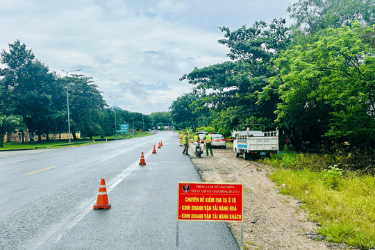 Lâm Đồng tổng kiểm soát xe kinh doanh vận tải trên các tuyến trọng điểm