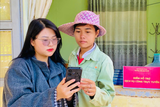 Trường học đồng hành với người dân trong chuyển đổi số