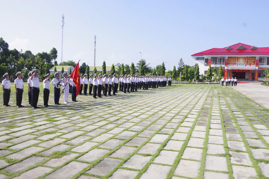 Vùng 2 Hải quân kiểm tra toàn diện Lữ đoàn 681