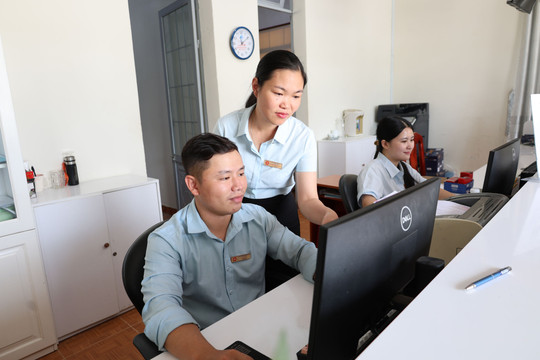 Trao cơ hội, giao trọng trách, rèn cán bộ