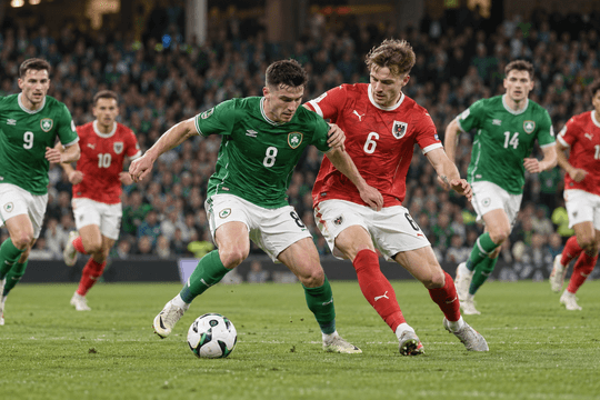 Trực tiếp tỉ số Ireland vs Áo: Troy Parrott tìm khoảng trống sau lớp pressing
