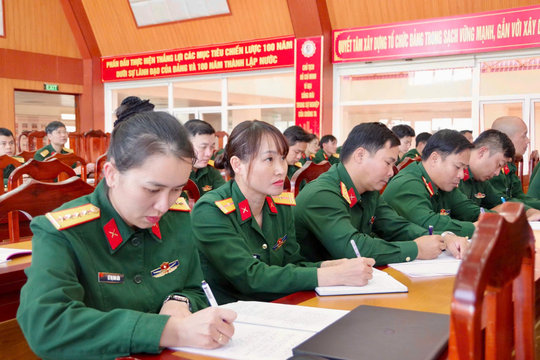 Hơn 100 cán bộ, chiến sĩ lực lượng quân sự Lâm Đồng học tập chuyên đề chính trị, pháp luật