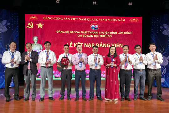Đảng bộ Báo và Phát thanh, Truyền hình Lâm Đồng chú trọng phát triển đảng viên mới