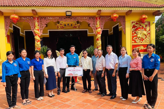 Kể chuyện quê hương bằng ngôn ngữ số