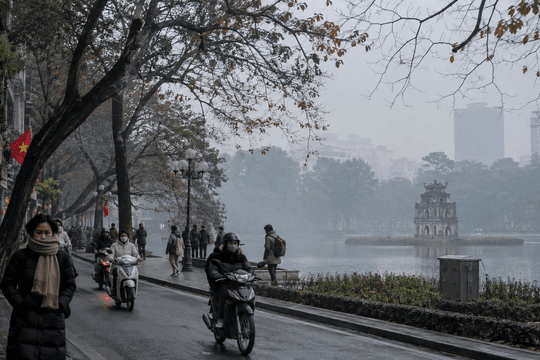 Dự báo thời tiết ngày mai 6/10/2026: Gió mùa đẩy mưa lớn xuống miền Trung, miền Bắc lạnh về đêm