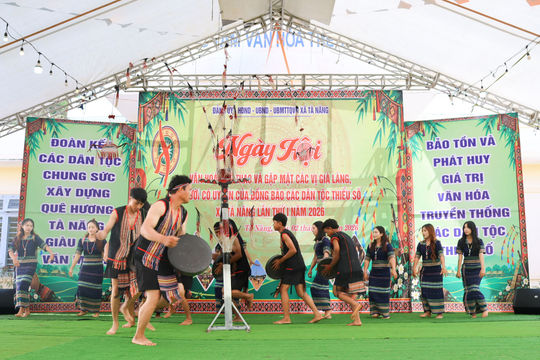 The Cultural Colors of Remote Ta Nang
