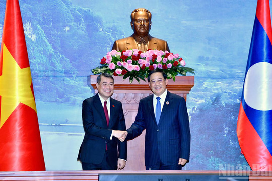 Việt Nam sẵn sàng hỗ trợ Lào tận dụng hiệu quả các cơ hội để phát triển nhanh và bền vững