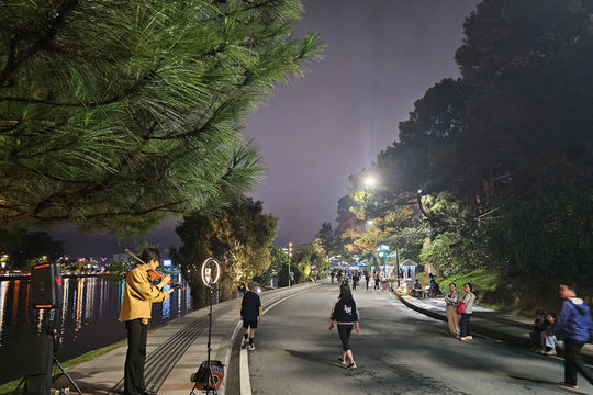 Da Lat’s Night Economy Is More Than Crowded Streets