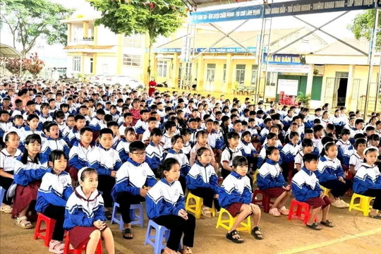Nhân Cơ: 100% trường học chuẩn quốc gia