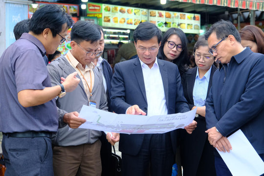 Lam Dong surveys night-time economy plans for Da Lat Flower Festival