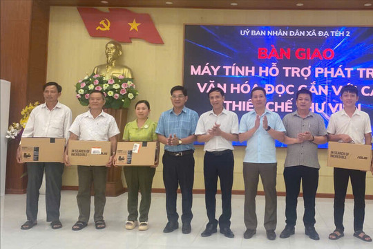 Đạ Tẻh 2 trang bị máy tính cho 11 thôn, thúc đẩy văn hóa đọc