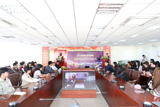 Lam Dong trains tourism sector in digital skills and AI applications