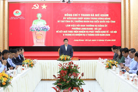 Bí thư Tỉnh ủy Lâm Đồng Y Thanh Hà Niê Kđăm làm việc với phường Lang Biang - Đà Lạt