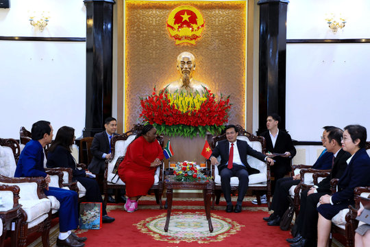 Lam Dong promotes trade and tourism cooperation with South Africa