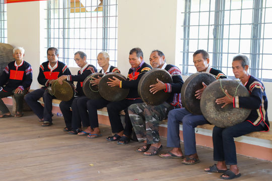 Giữ nhịp chiêng đại ngàn ở buôn Buôr