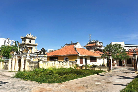 Xứ sở tình người