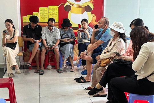 Cập nhật giá vàng chiều 17/10/2026: SJC, nhẫn trơn 9999 DOJI BTMC Phú Quý thứ Bảy