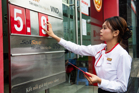 Lãi suất ngân hàng hôm nay 20/10/2026: Hàng loạt nhà băng giảm từ 0,5 đến 0,6 điểm phần trăm