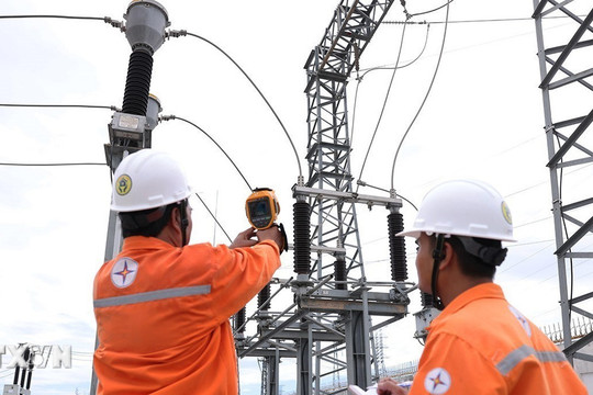 Quốc hội làm việc, thảo luận về Luật điện lực, Luật báo chí và nhiều dự án luật khác