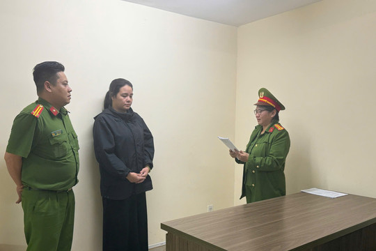 Dựng đơn hàng giả, chiếm đoạt hơn 4 tỷ đồng