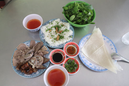 Bánh hỏi Phú Long - hương vị làm nên thương hiệu
