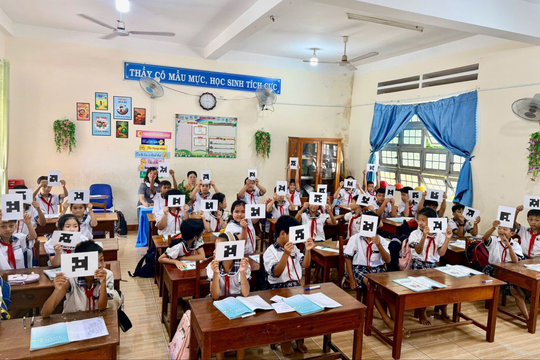 Đảng viên tiên phong chuyển đổi số, từ đổi mới bài giảng đến nâng cao chất lượng giáo dục