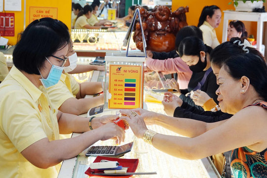 Cập nhật giá vàng sáng 24/10/2026: SJC, nhẫn trơn 9999 DOJI BTMC Phú Quý thứ Bảy