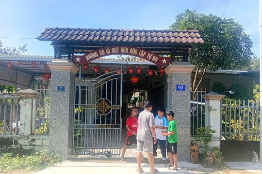 Bức tường không xây gạch đá