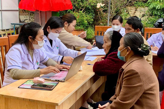 Lâm Đồng tăng cường các hoạt động vì người cao tuổi gắn với chăm sóc sức khỏe toàn diện