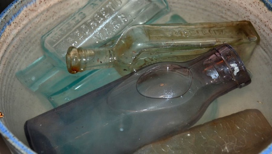 Cách vệ sinh chai lọ thủy tinh cực dễ