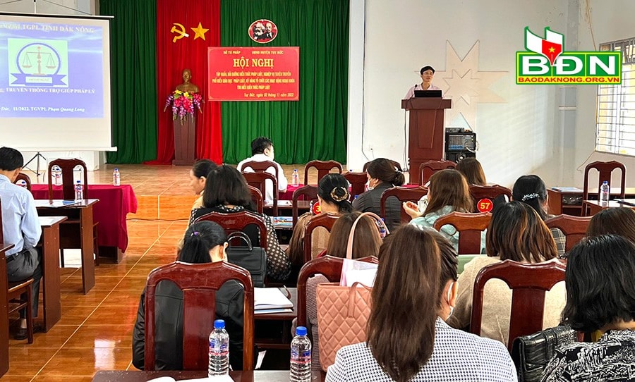 Tuy Đức phổ biến pháp luật cho cán bộ, giáo viên, học sinh